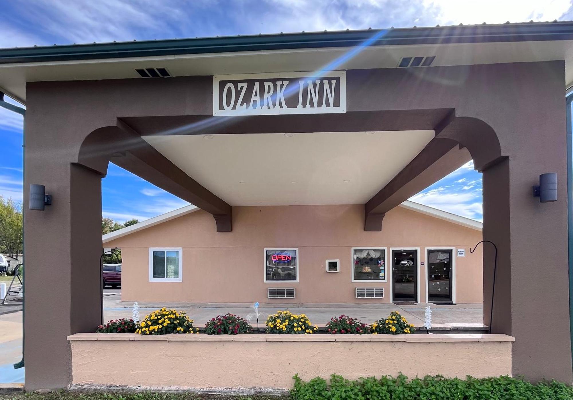 Ozark Inn Mena Екстериор снимка