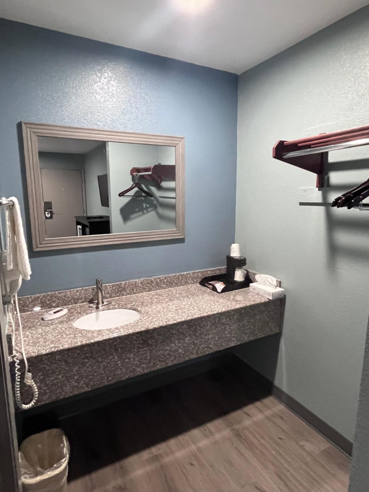 Ozark Inn Mena Екстериор снимка